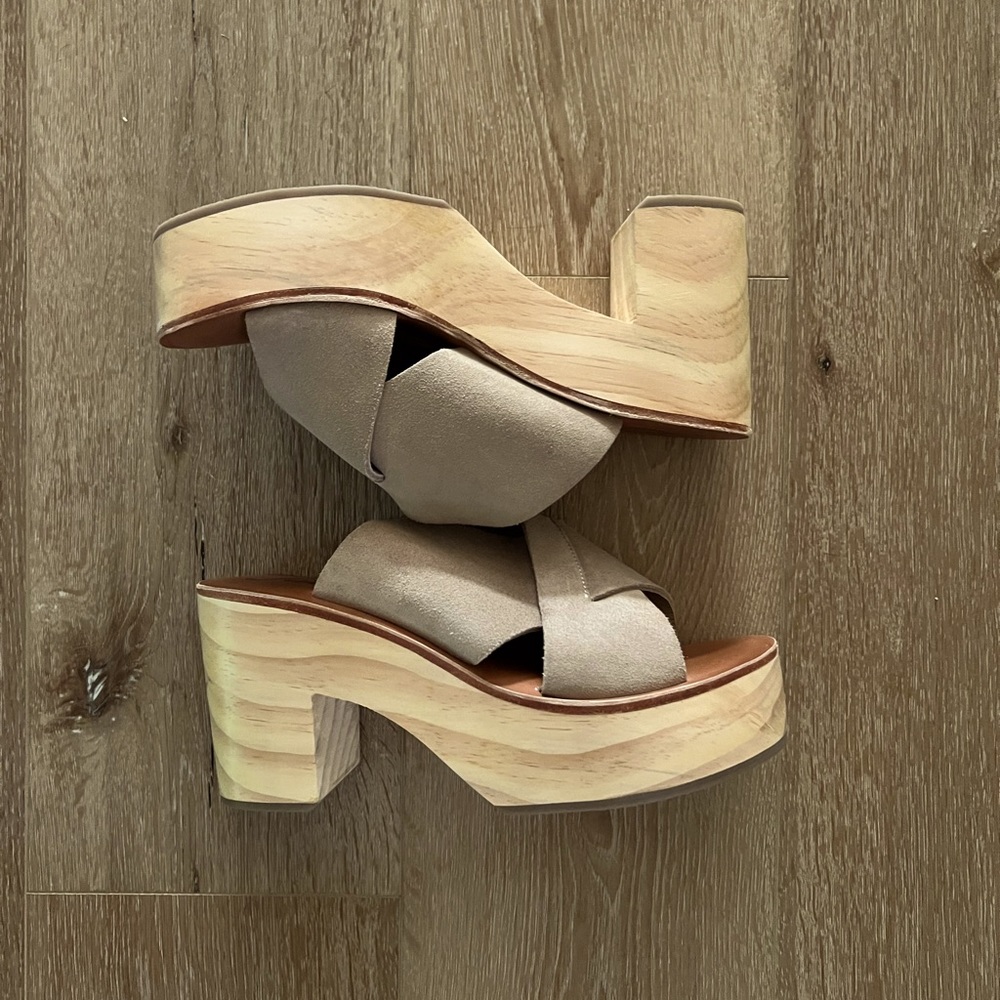 Free People Kora Clog - Taupe Suede